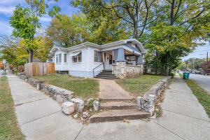 855 South Weaver Avenue Property Photo