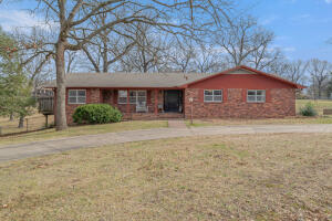 903 Peterson Road Property Photo 1