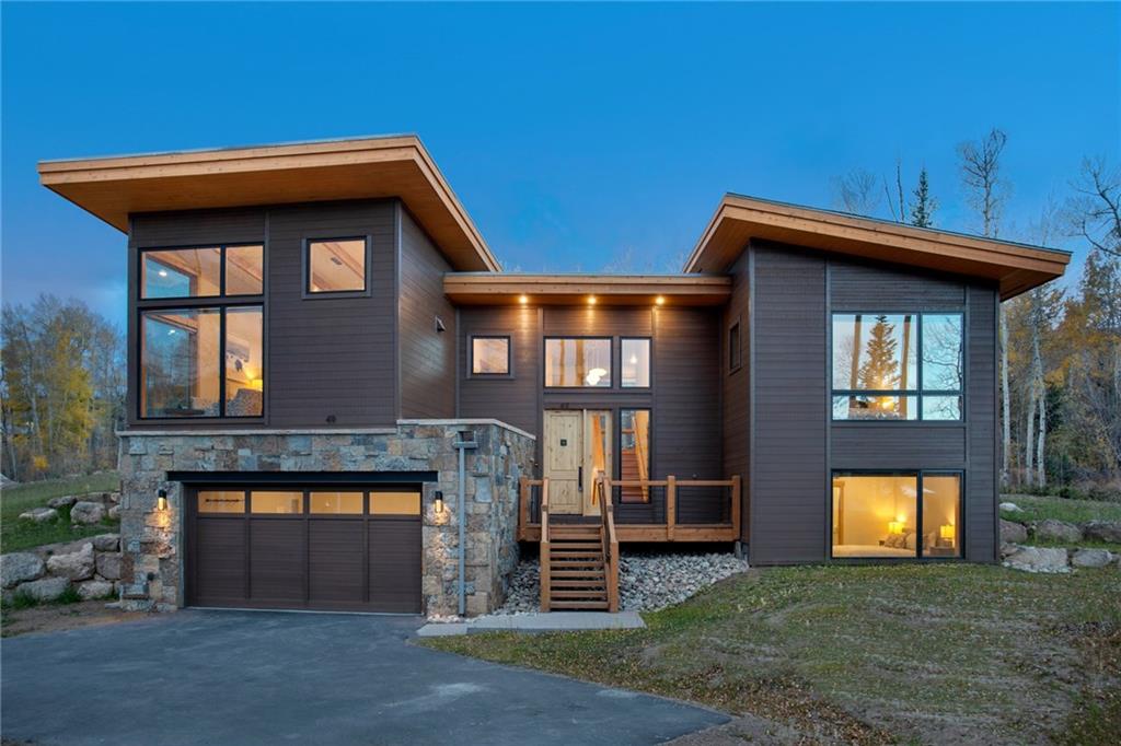 61 Vendette Point Property Photo 1