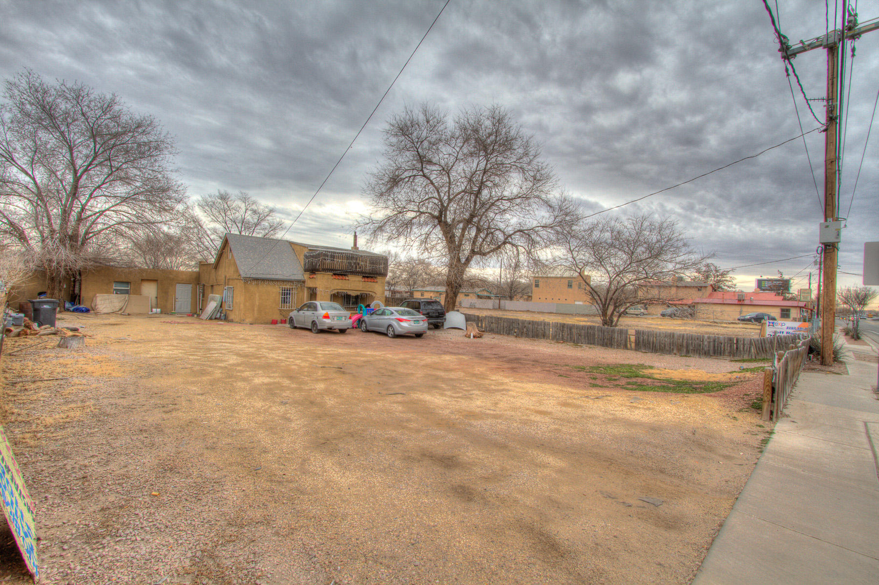 2410 Isleta Sw Boulevard Property Photo