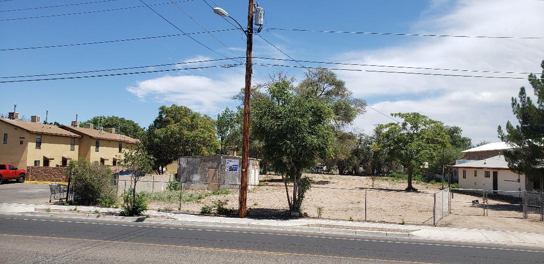 2140 Isleta Boulevard Sw Property Photo