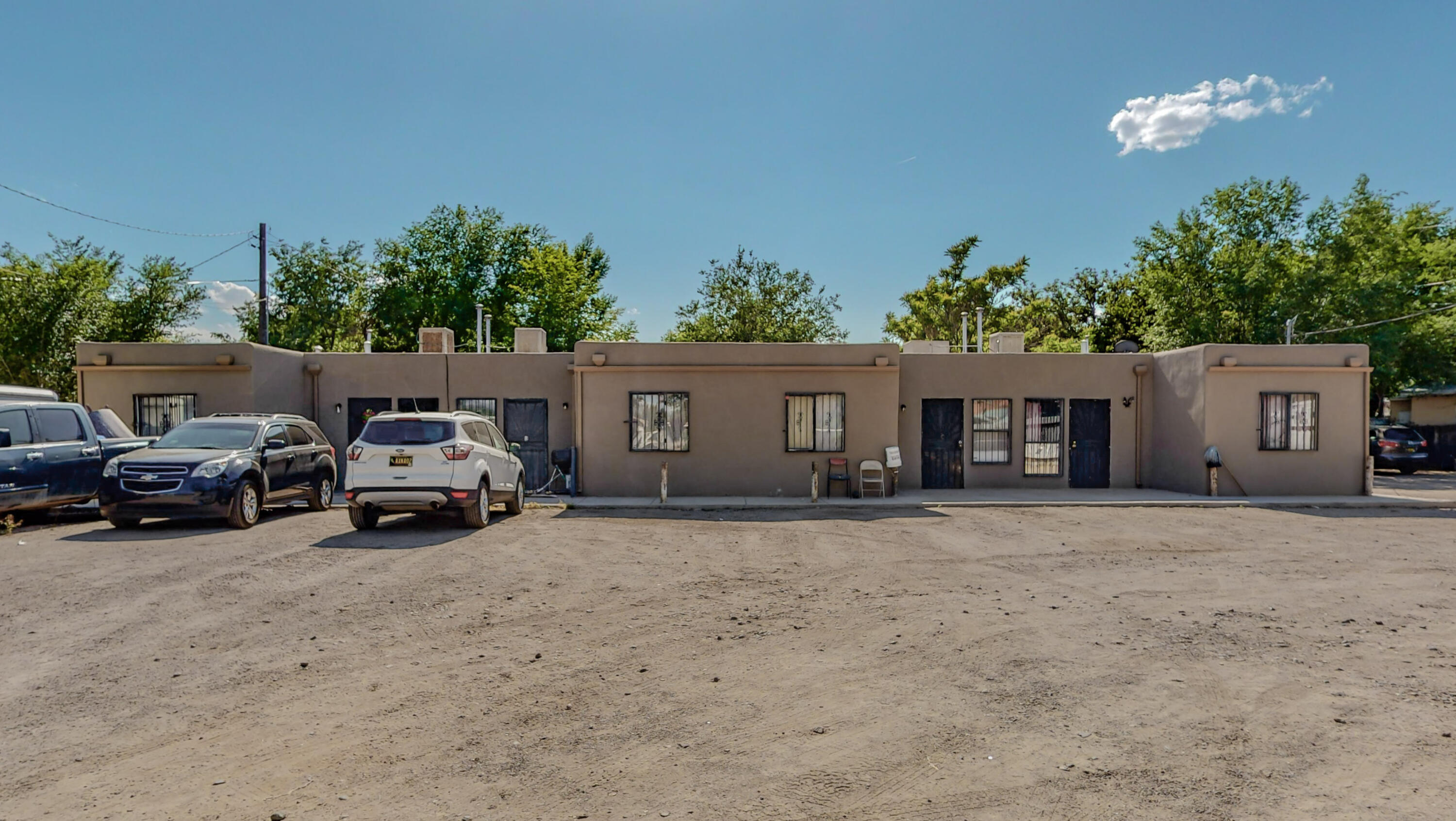1901 Isleta Sw Boulevard Property Photo