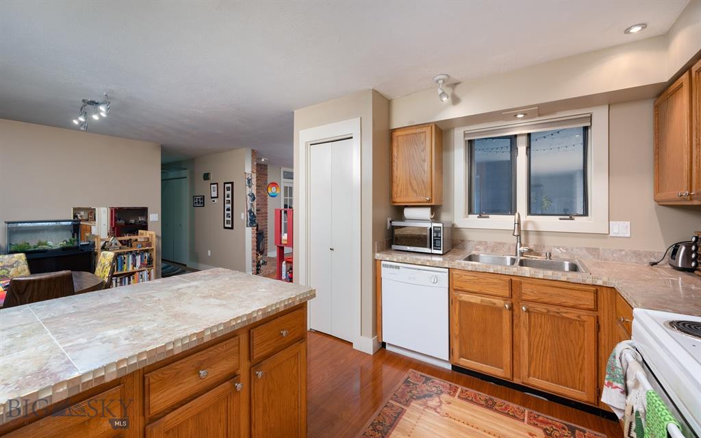 1703 W Olive Street 19 Property Photo 1