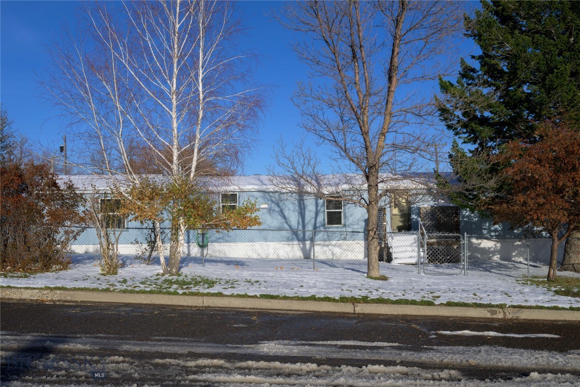 502 N H Street Property Photo 1