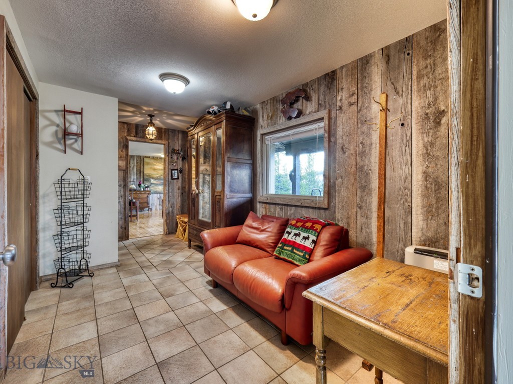 15 Washakie Road Property Photo 8