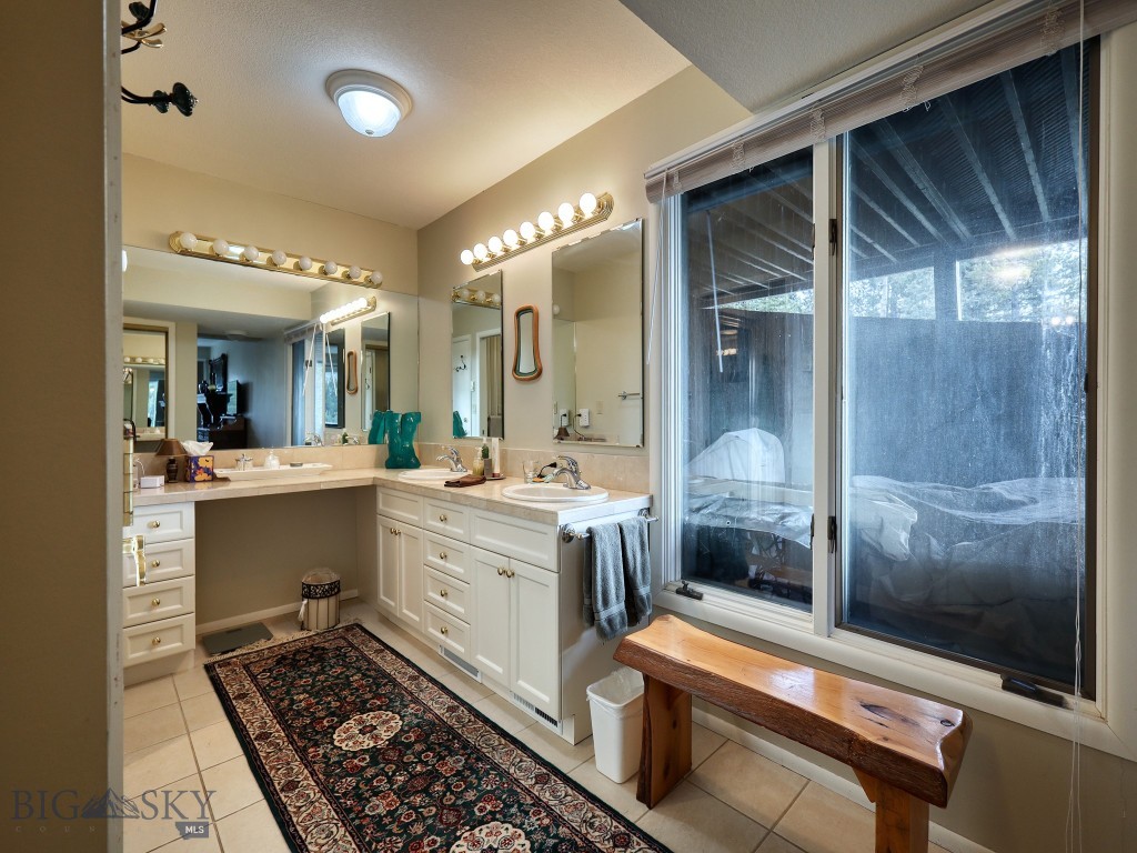 15 Washakie Road Property Photo 13