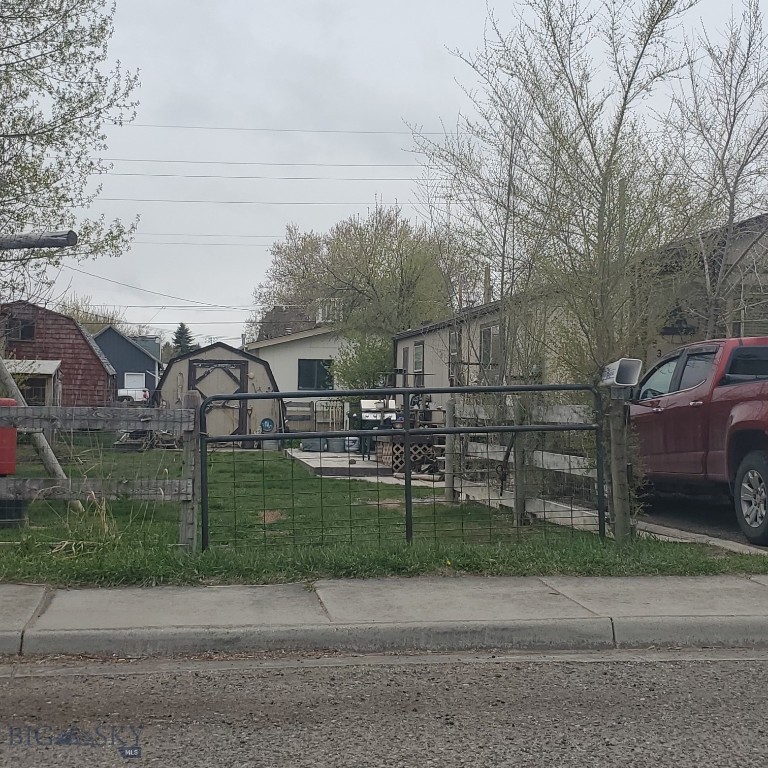 532-536 Barnett Avenue Property Photo 4