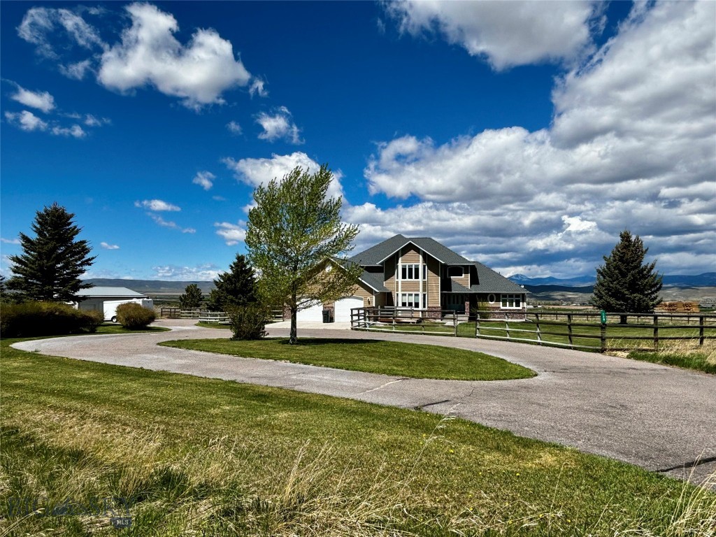 120 Rodeo Trail Property Photo 3