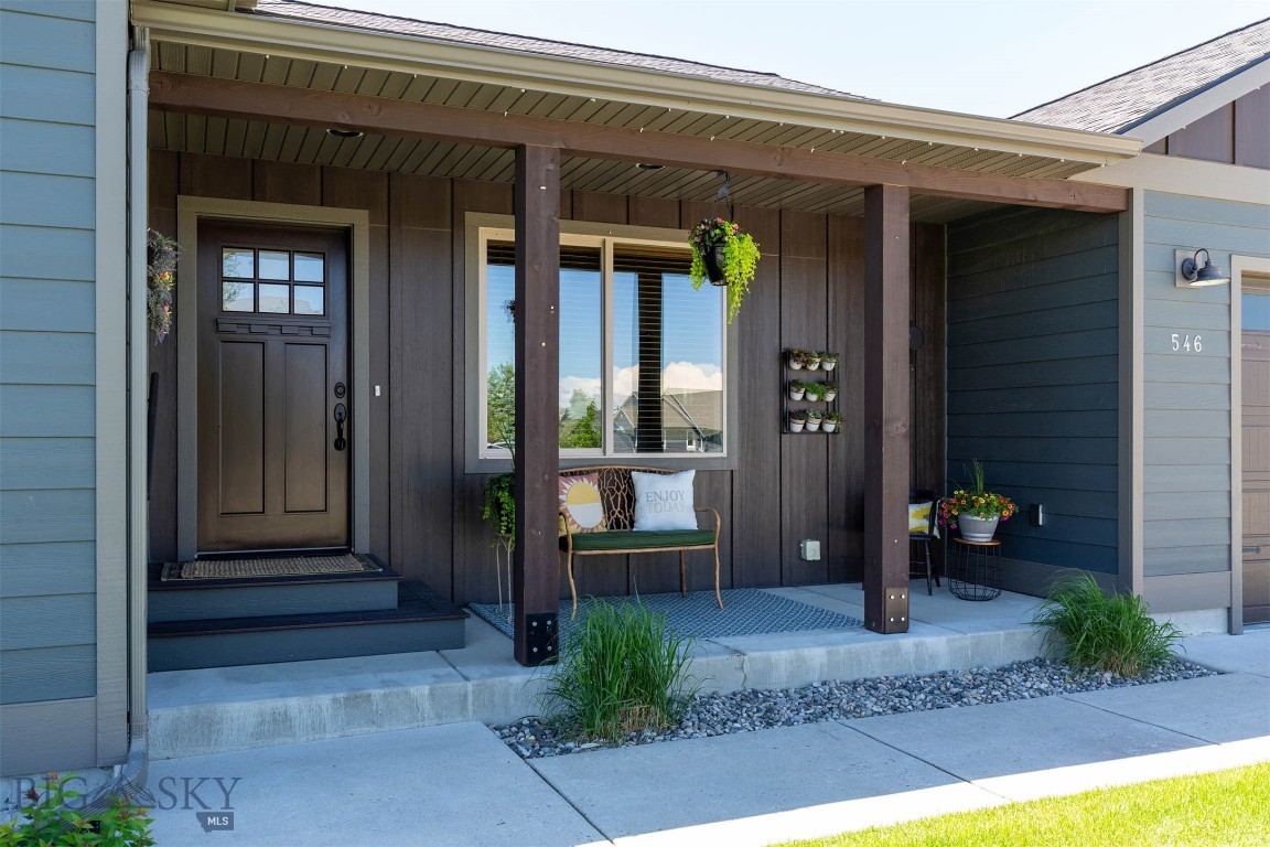 546 Talon Way Property Photo 1