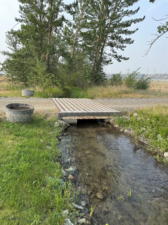 1074 Crow Creek Property Photo 4