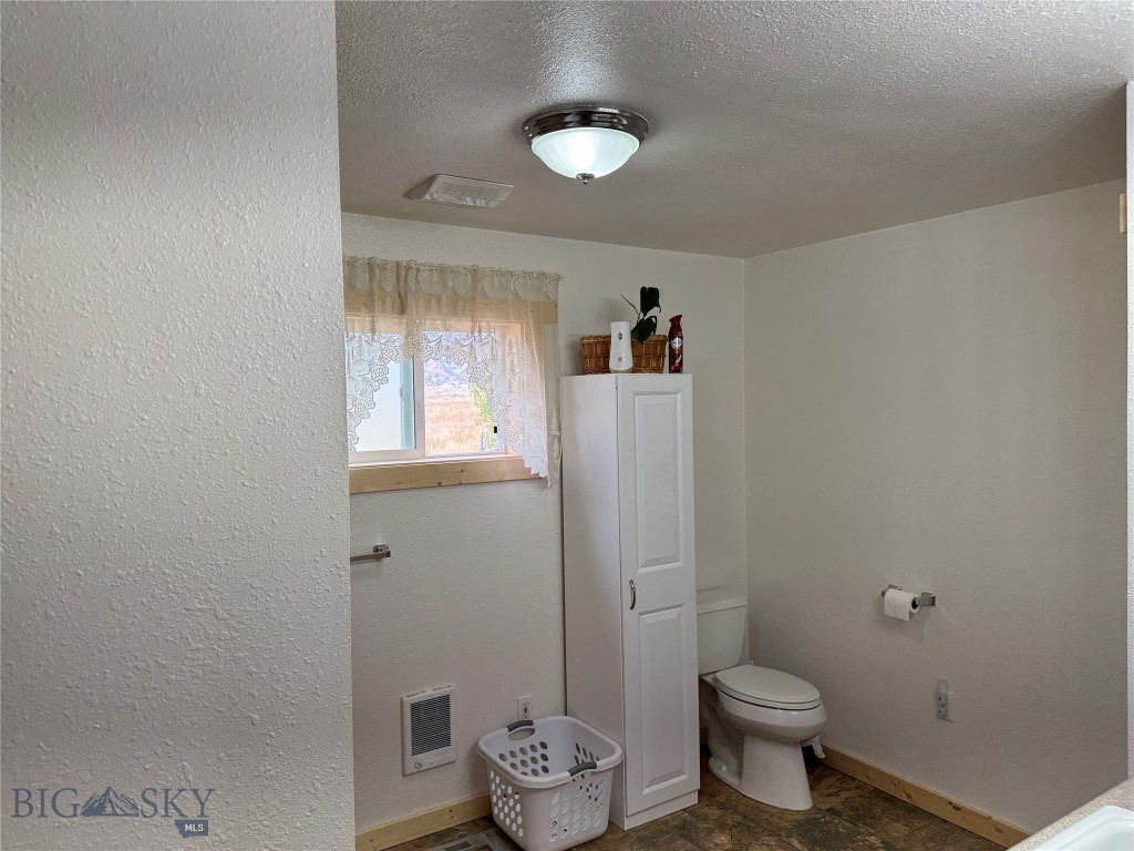 1074 Crow Creek Property Photo 15