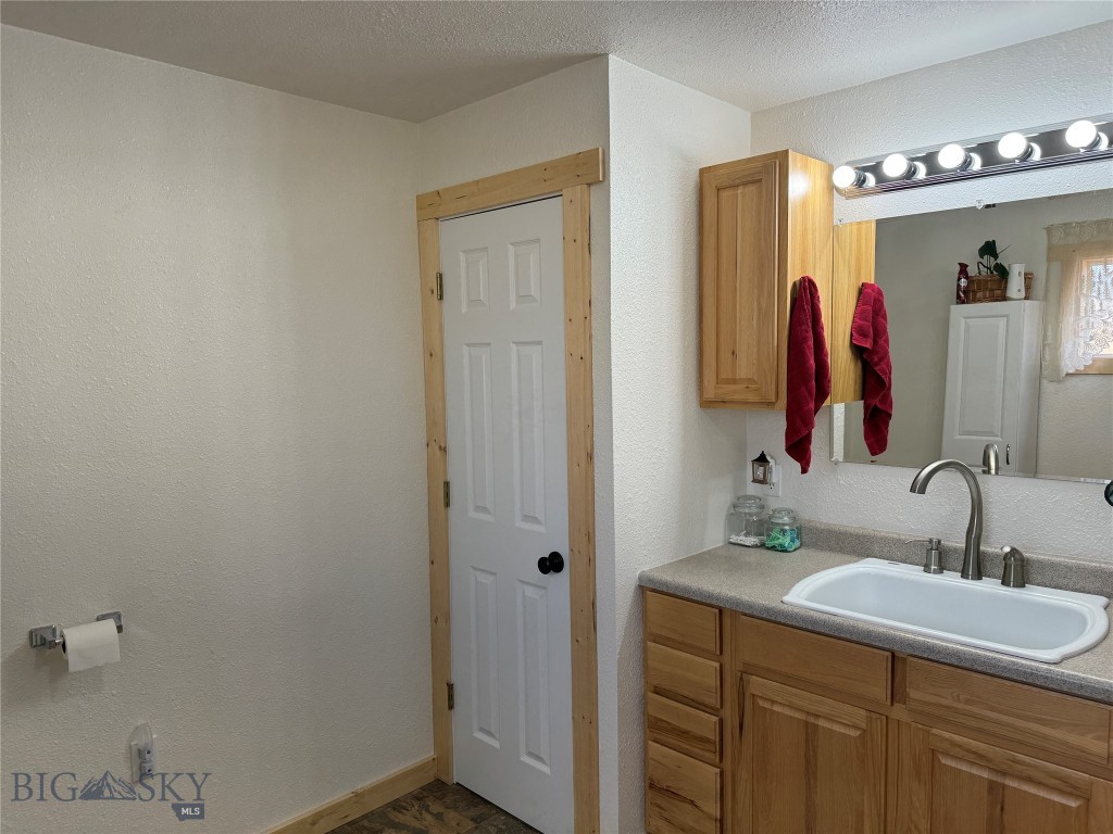 1074 Crow Creek Property Photo 16