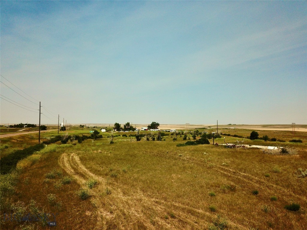 33919 Us-87 Property Photo 3