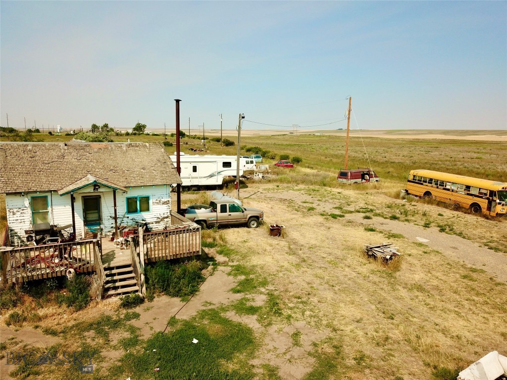 33919 Us-87 Property Photo 11