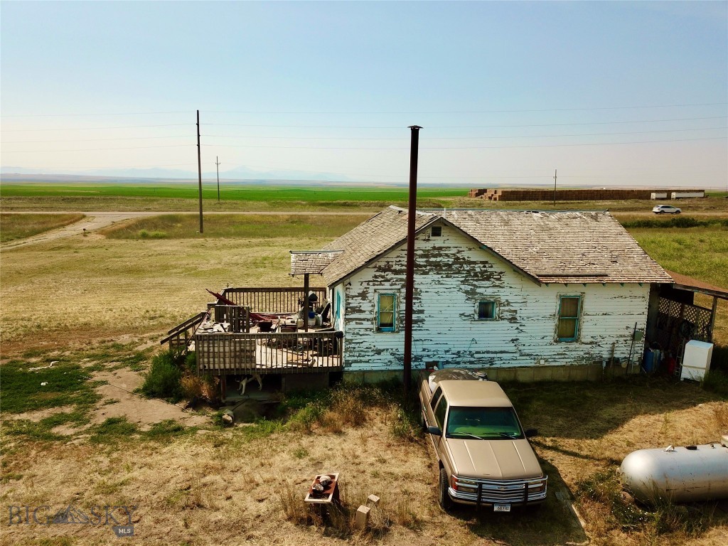 33919 Us-87 Property Photo 13