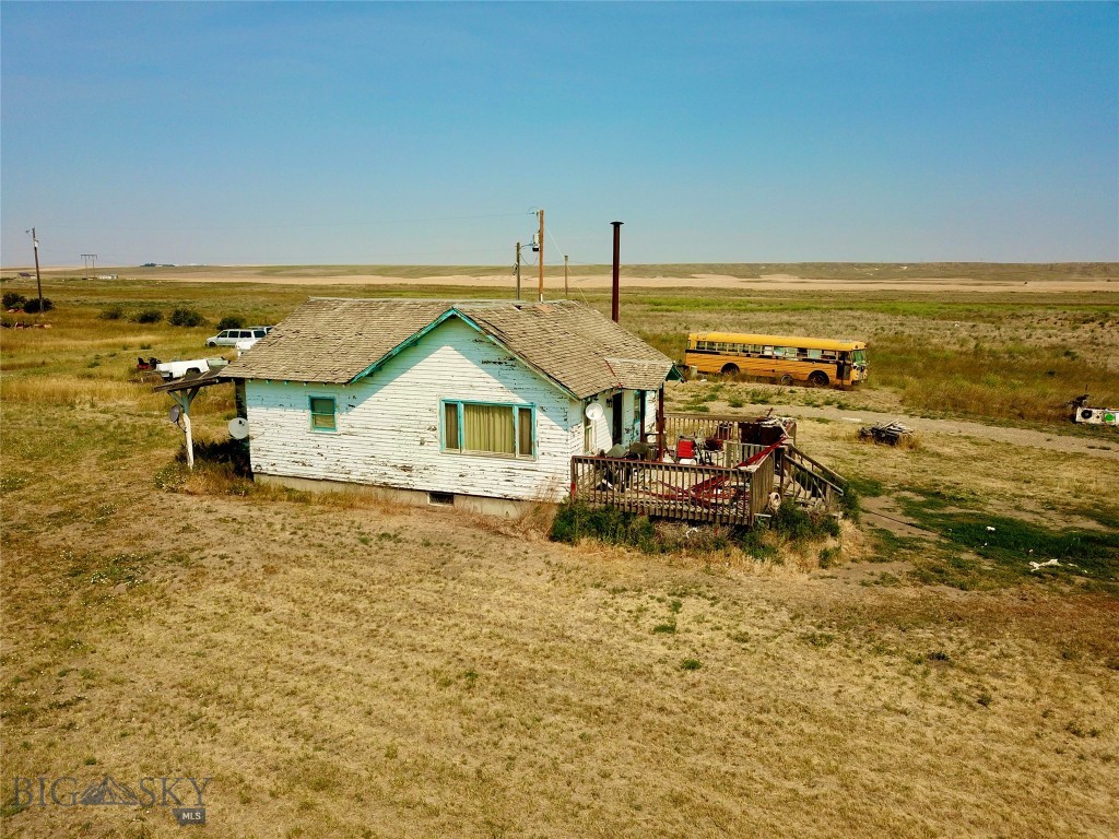 33919 Us-87 Property Photo 14