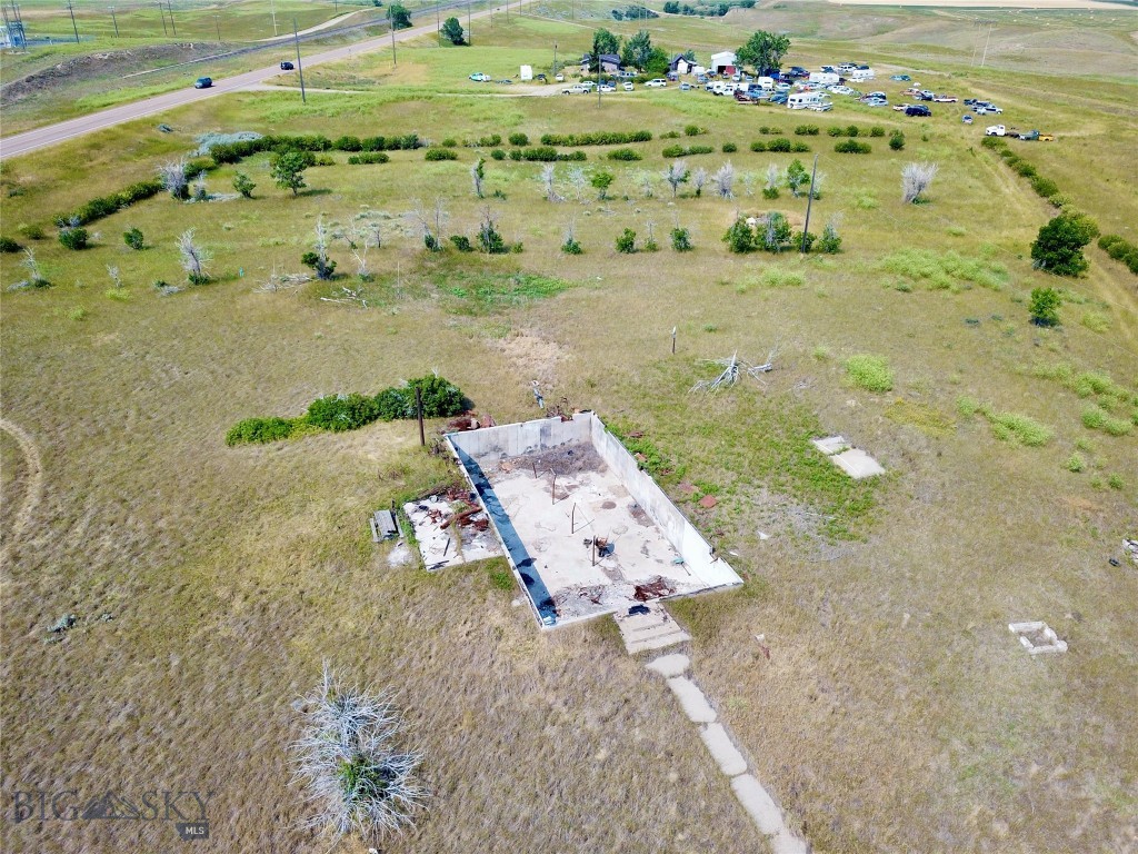 33919 Us-87 Property Photo 16
