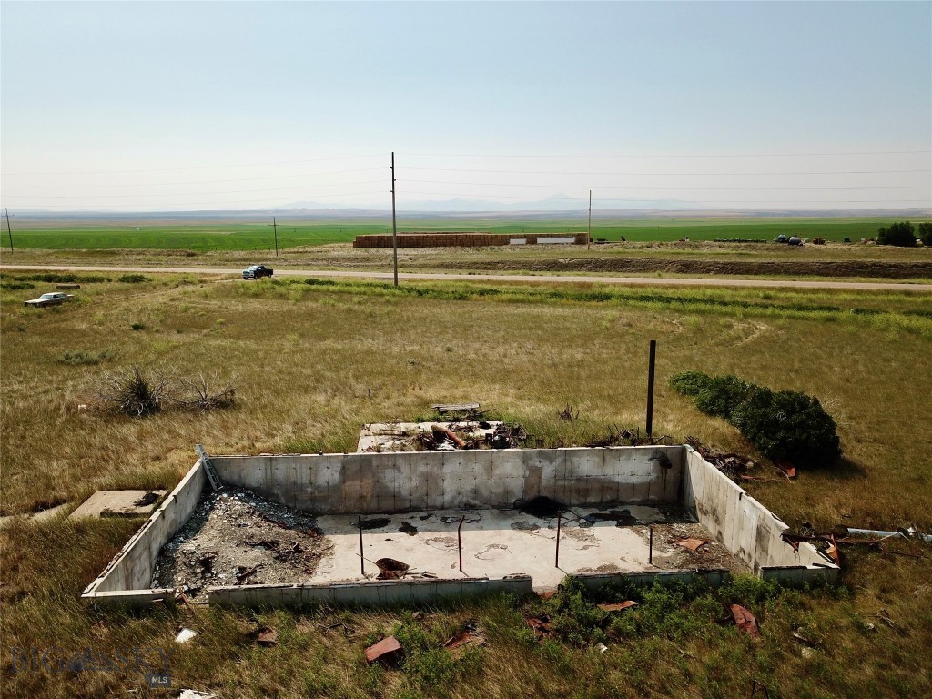 33919 Us-87 Property Photo 18