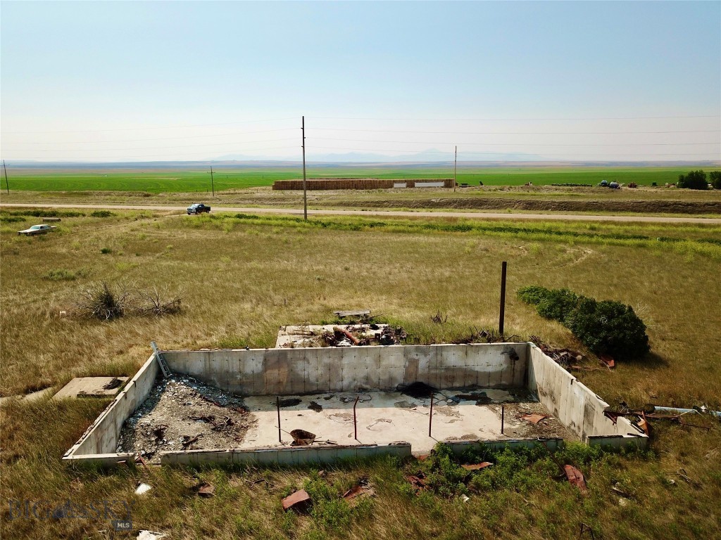 33919 Us-87 Property Photo 19
