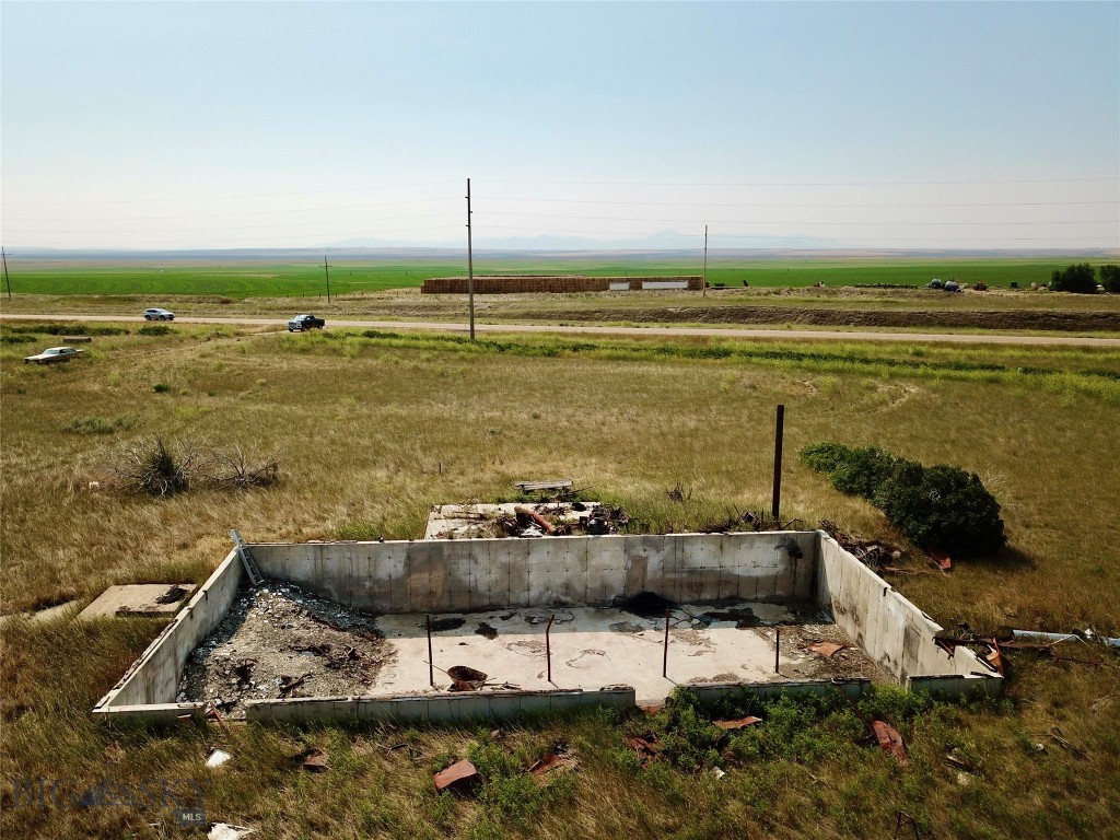 33919 Us-87 Property Photo 20