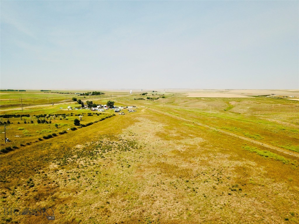 33683 Us-87 Property Photo 4