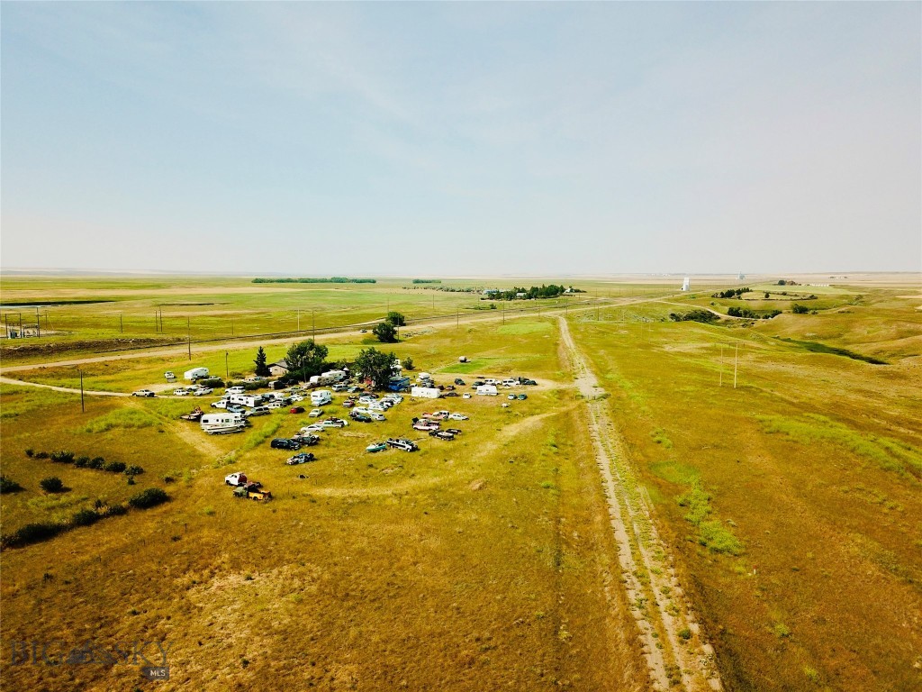 33683 Us-87 Property Photo 6