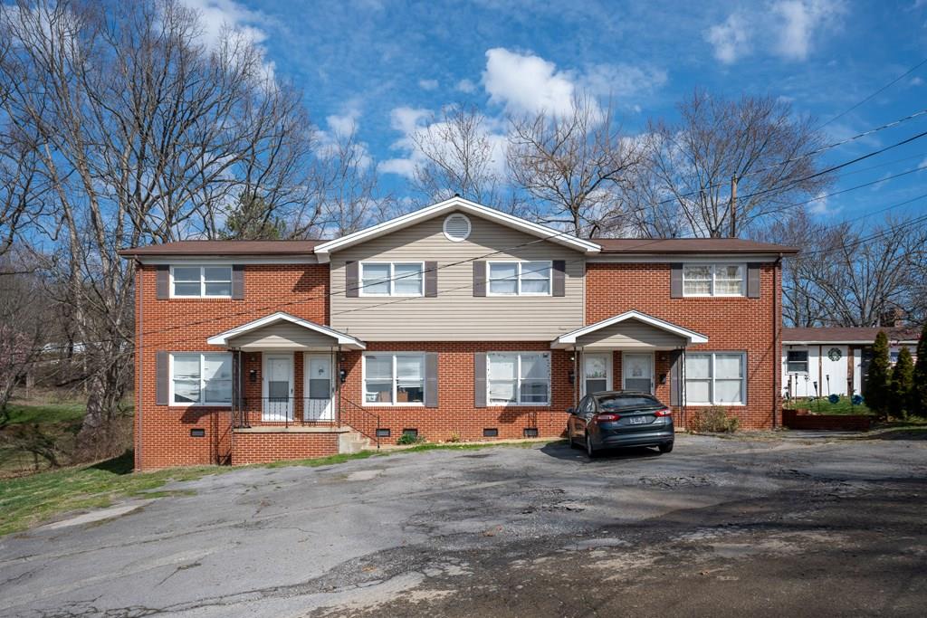 1530 Woodland Ave Property Photo 1