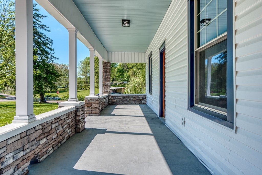 11365 Rocky Hill Road Property Photo 4
