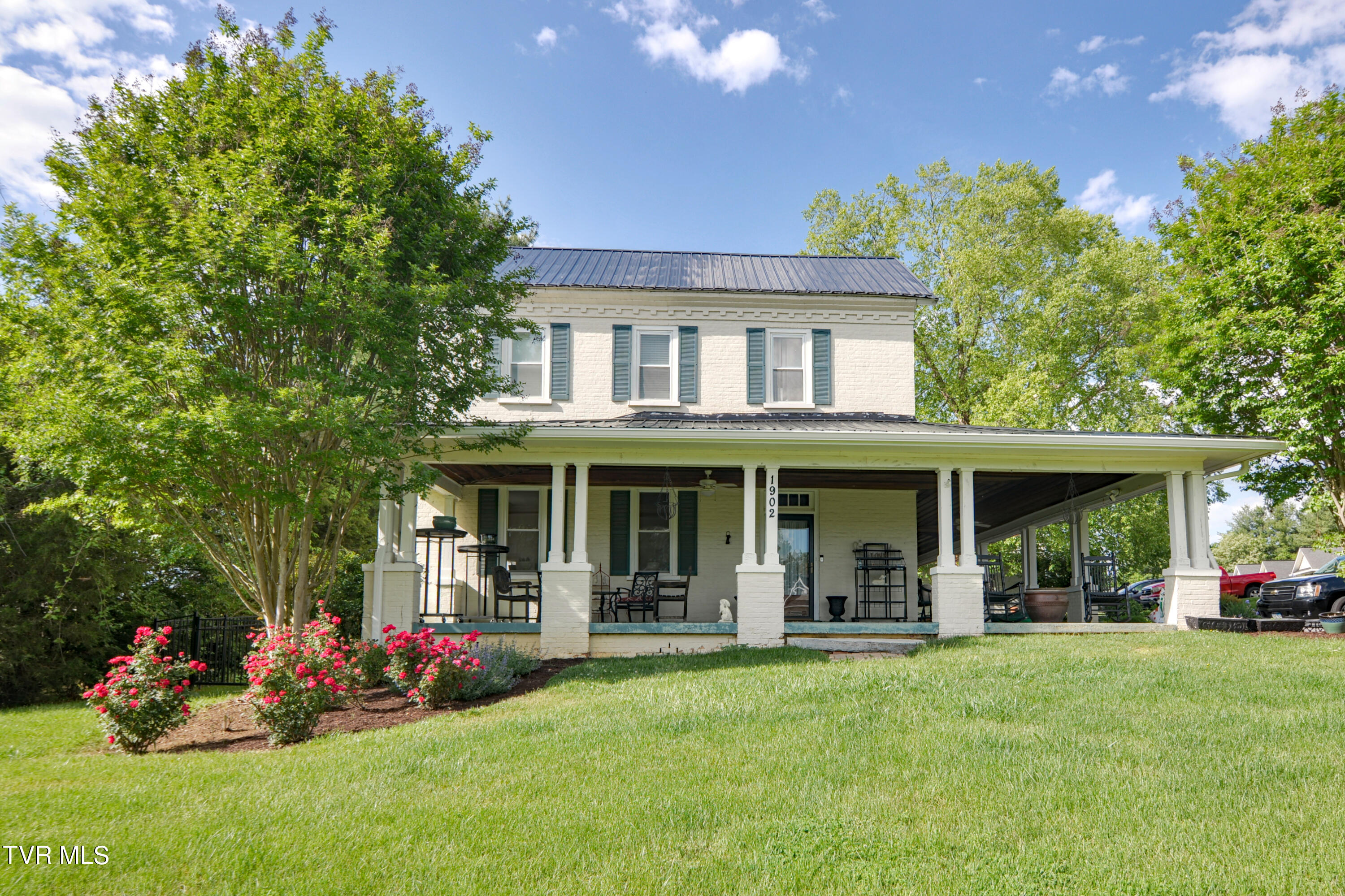 1902 Knob Creek Road Property Photo