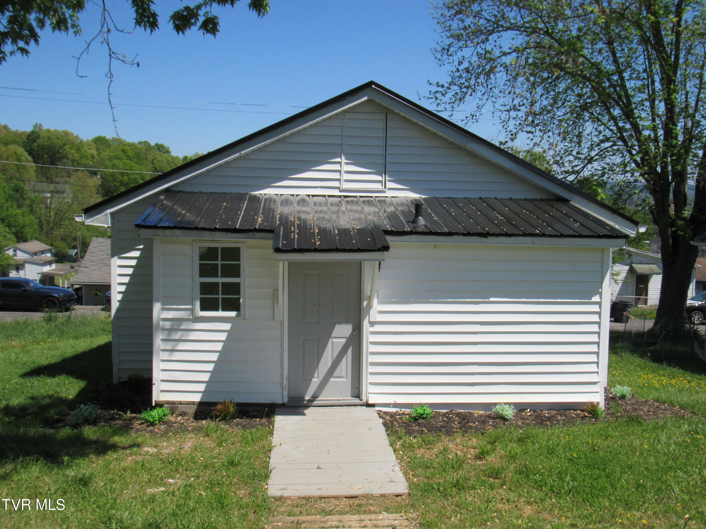 1208 Riverside Avenue Property Photo 22