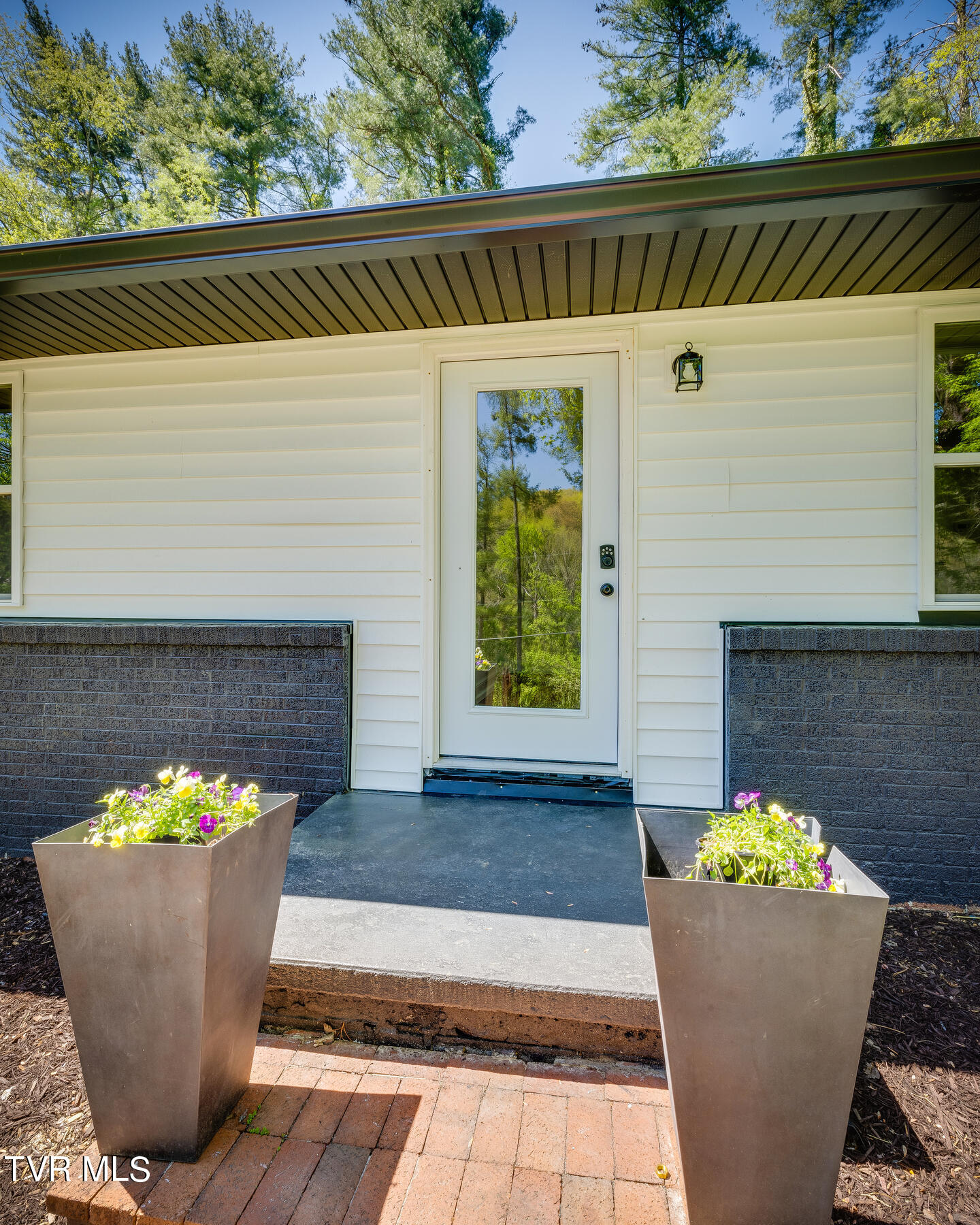 116 West Crown Property Photo 4