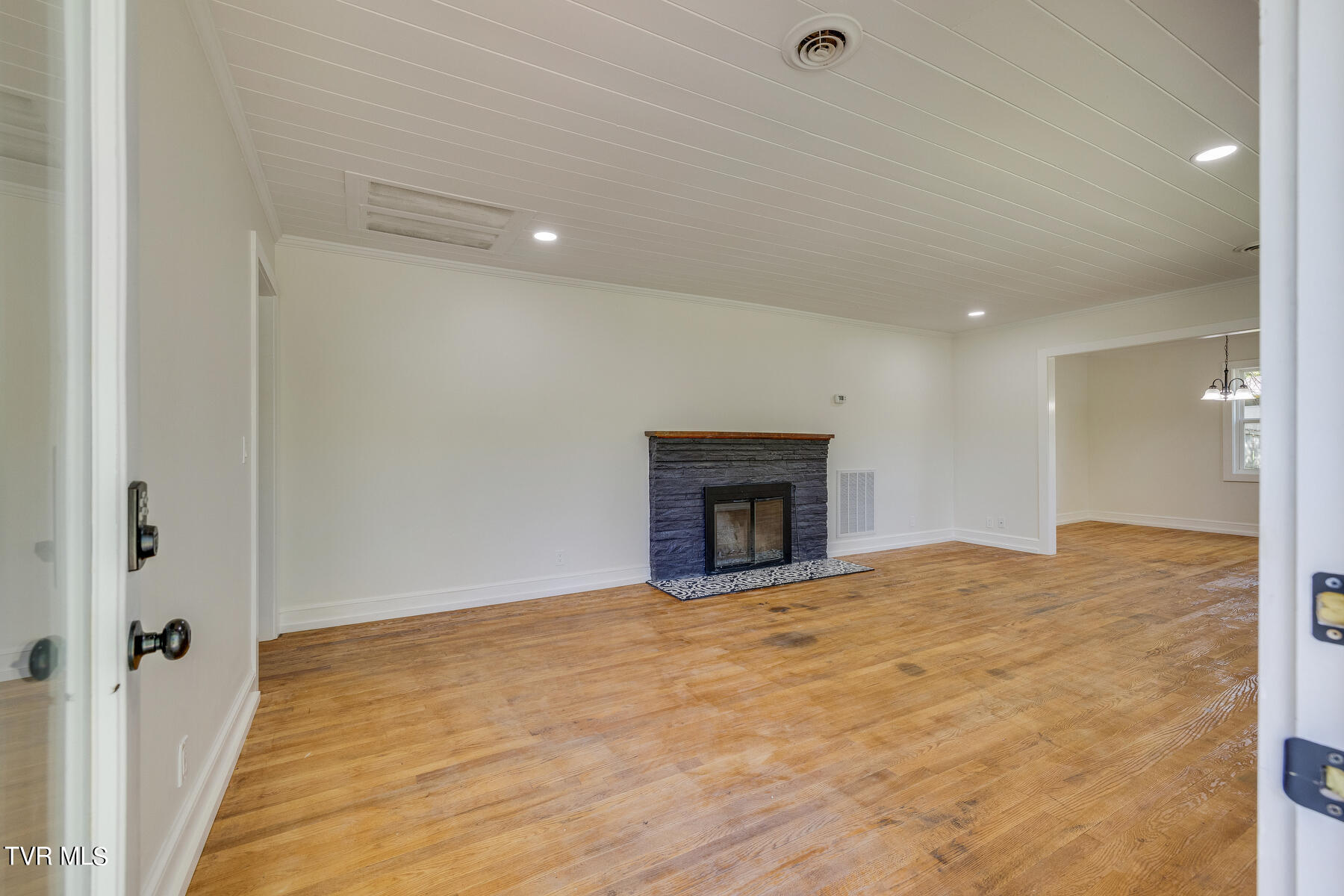 116 West Crown Property Photo 5