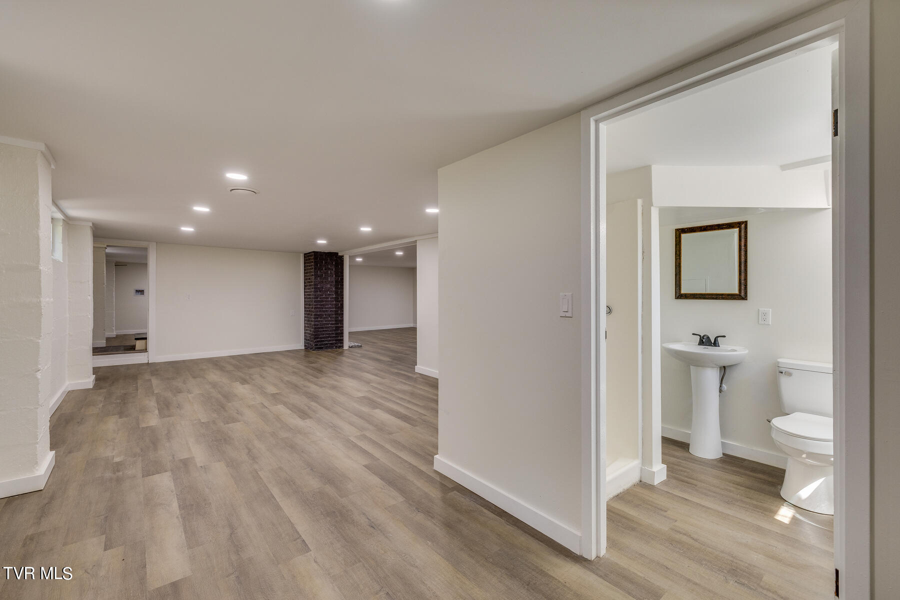 116 West Crown Property Photo 18