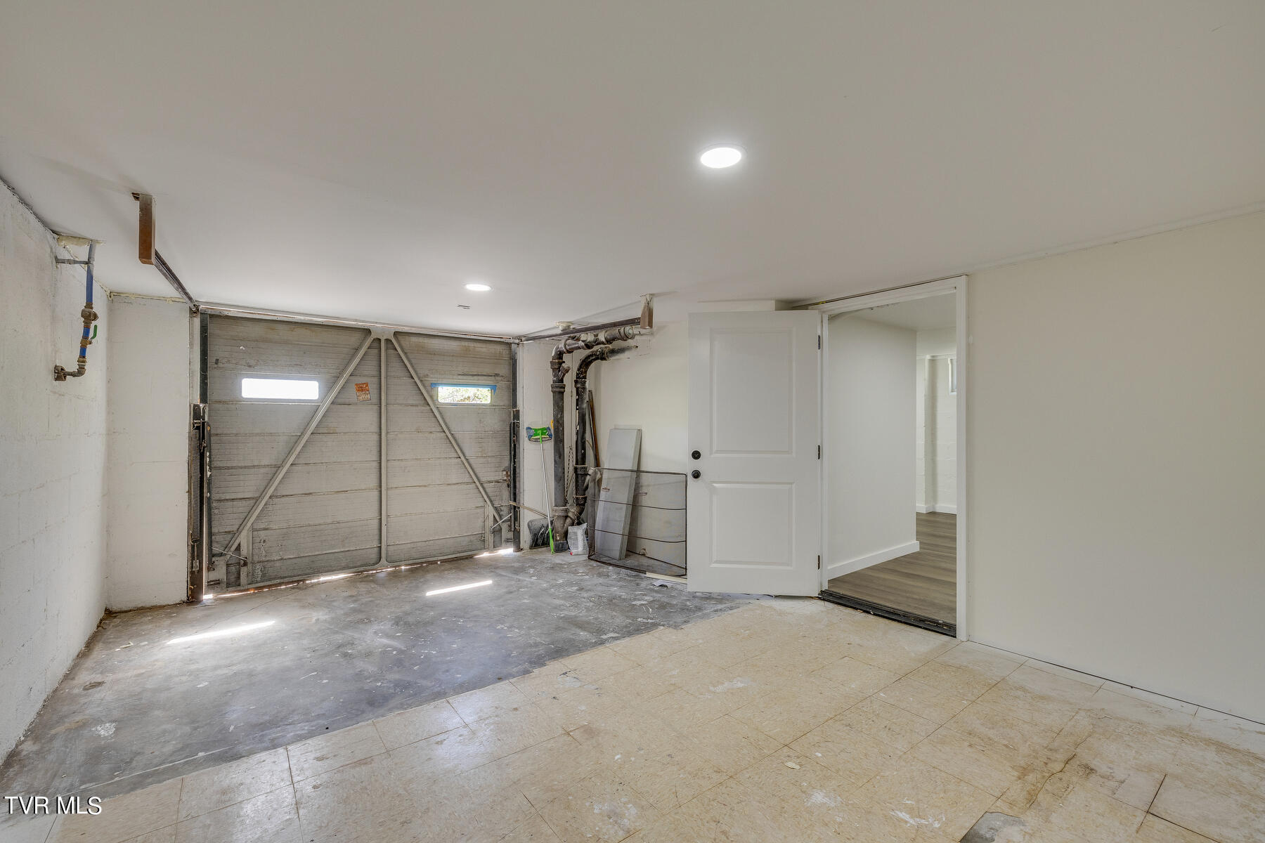 116 West Crown Property Photo 23