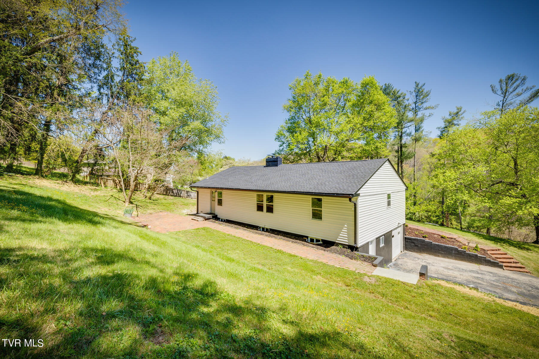 116 West Crown Property Photo 27