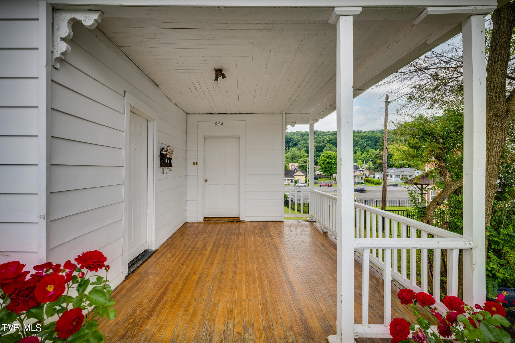 948 Anderson Street Property Photo 4