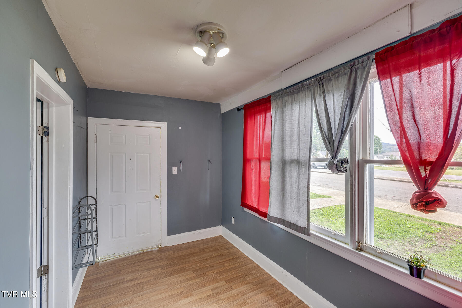 948 Anderson Street Property Photo 29