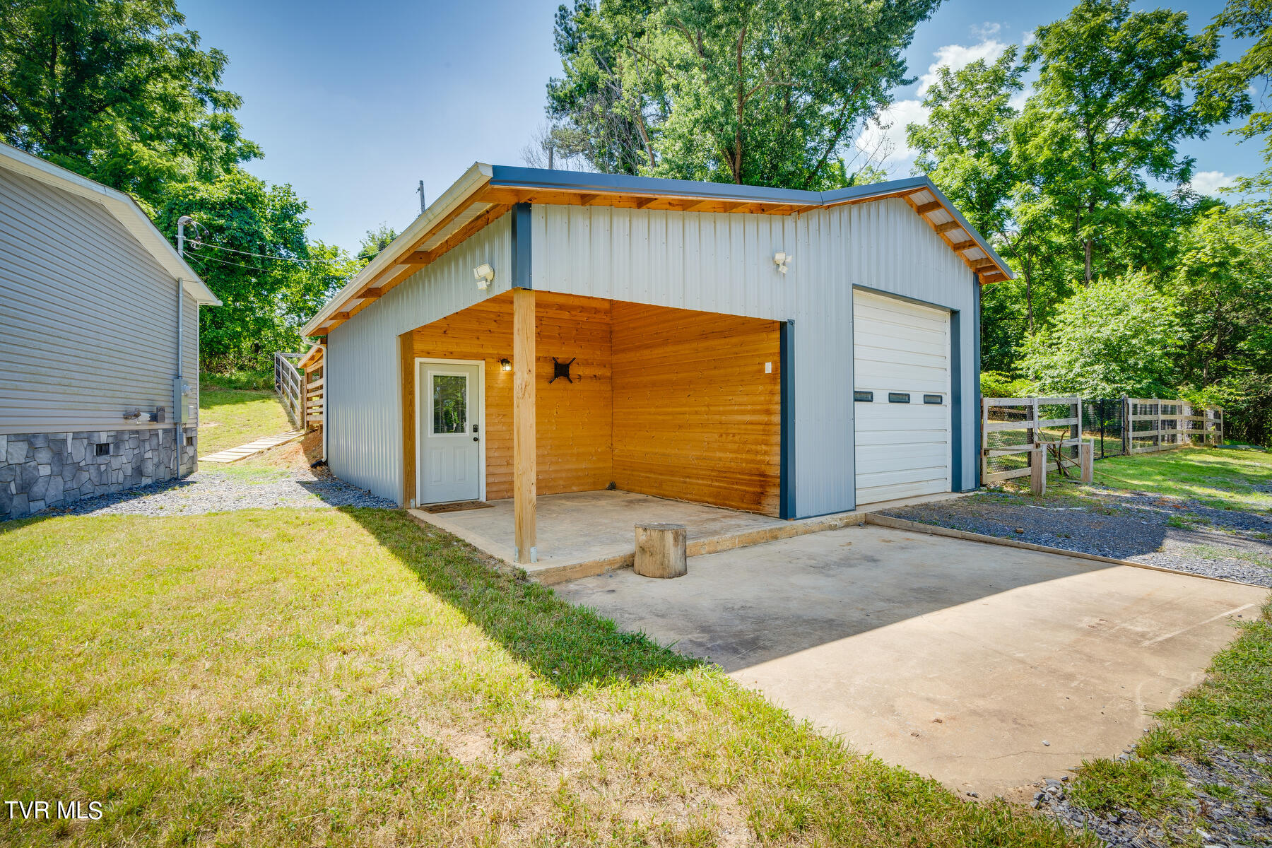 341 East Haw Ridge Road Property Photo 10