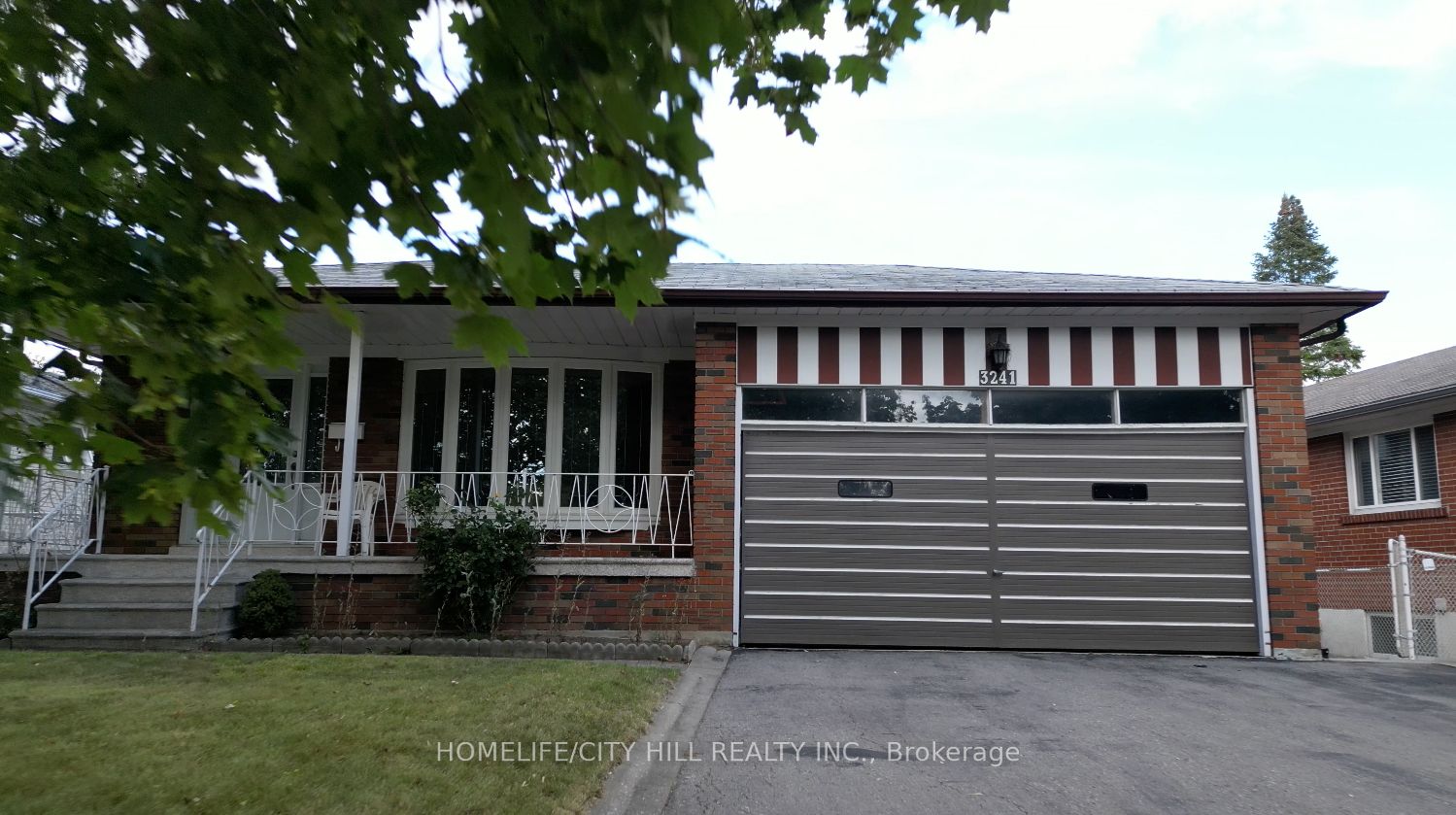 3241 Cardross Rd Property Photo 1