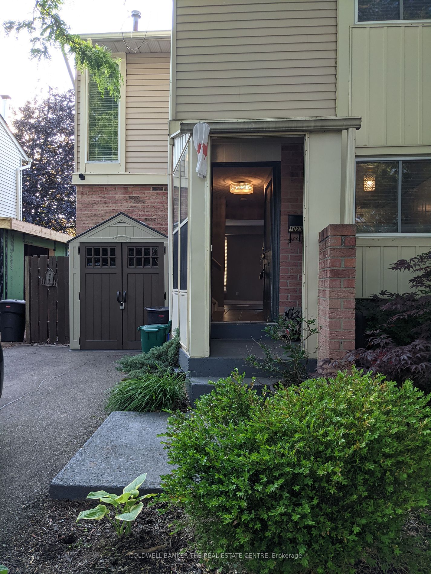 1023 Elizabeth Pl Property Photo 1