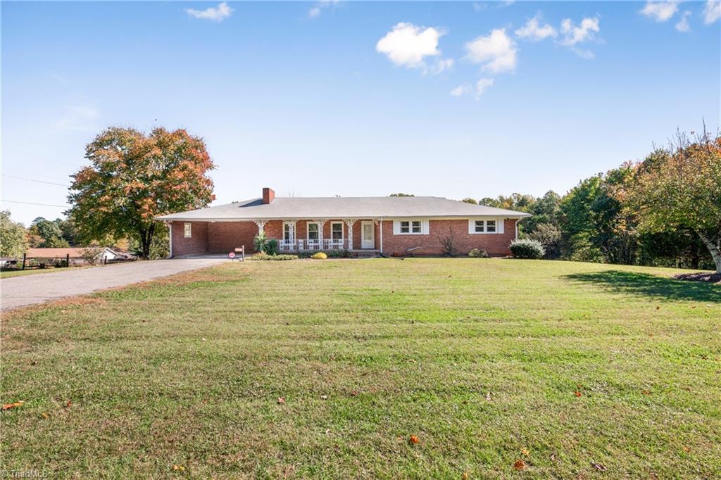 5305 Belews Creek Road Property Photo 1
