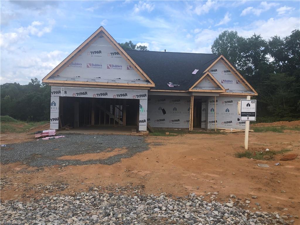 102 Castle Pond Drive Property Photo 1