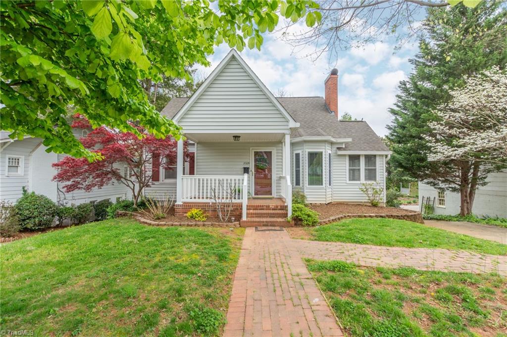 2325 Rosewood Avenue Property Photo 1