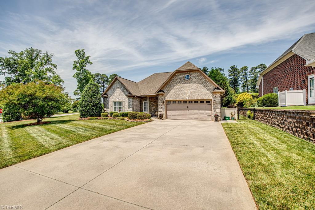 101 Sea Pines Drive Property Photo 1