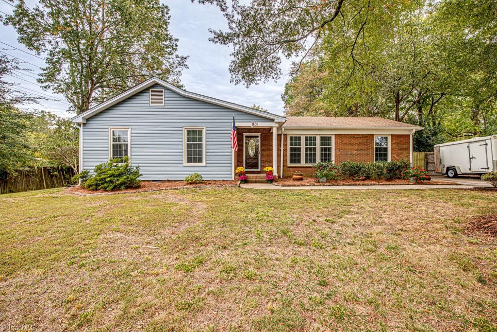 801 Parkwood Circle Property Photo 1
