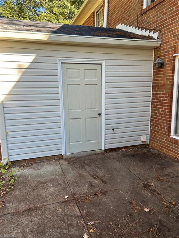3933 Valley Court # C Property Photo 3