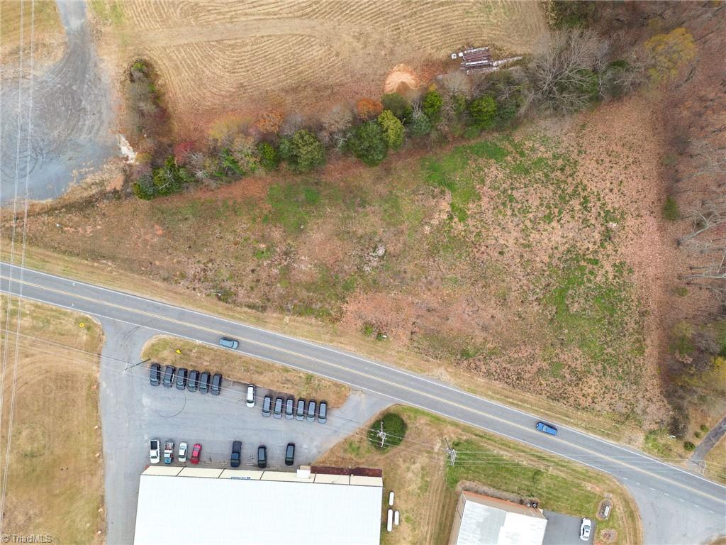 1885 Old Mountain Road Property Photo 4