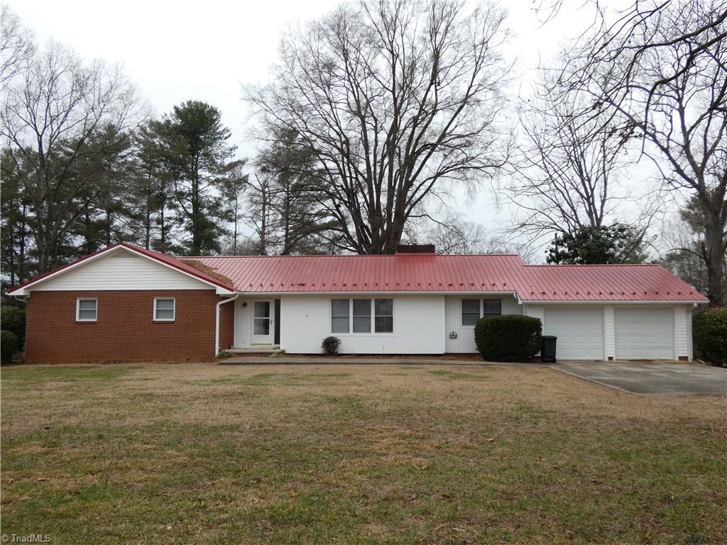 1524 Booger Swamp Road Property Photo 1