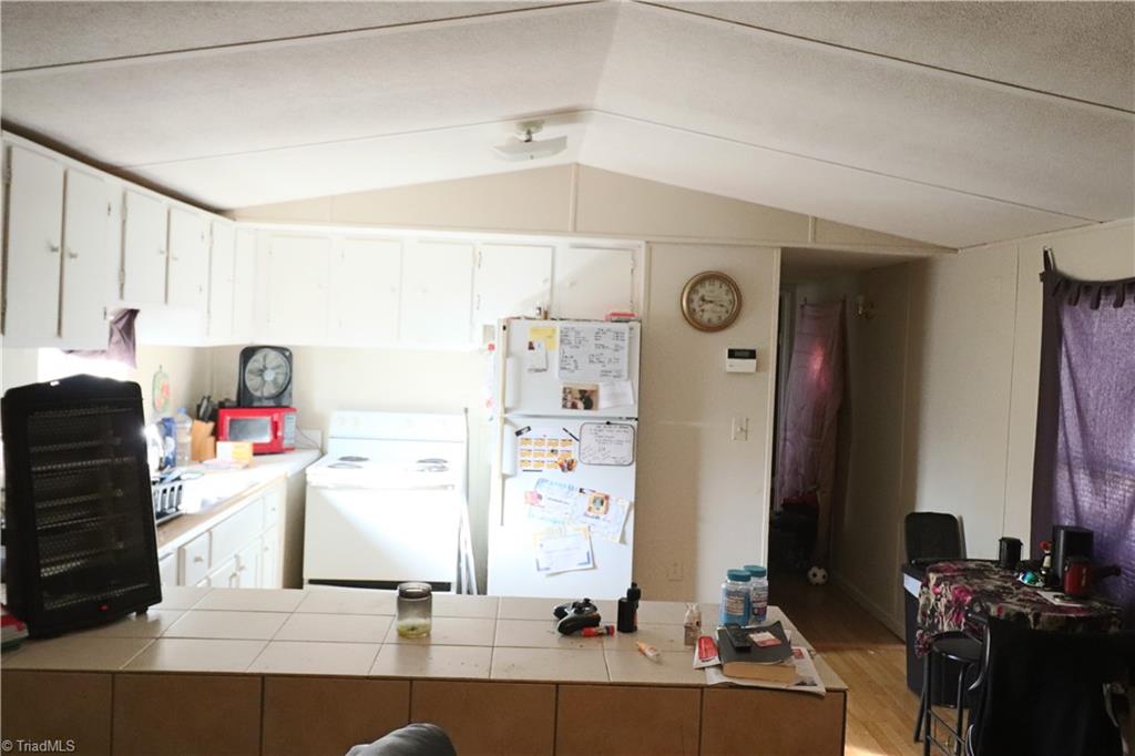 2011 Naomi Road Property Photo 4