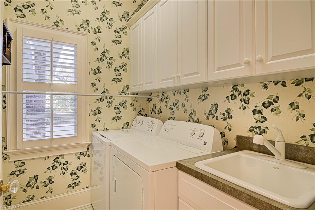 1021 Kent Mews Court Property Photo 16